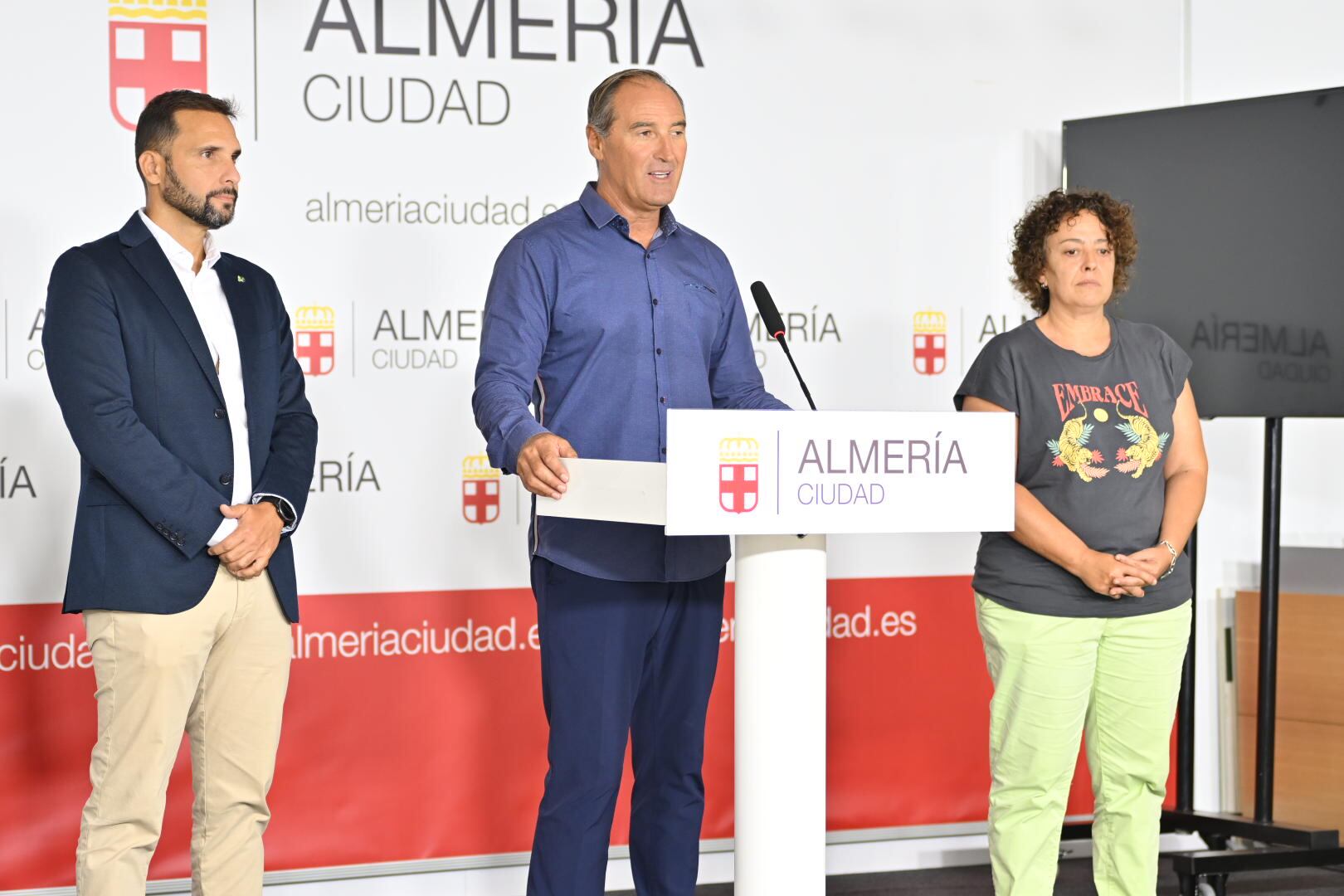 El concejal Antonio Casimiro, el presidente de la Federación Andaluza, Sebastián Fernández, y la delegada provincial, Roma García, presentan la 22ª edición, que se celebrará en el Palacio de los Juegos.