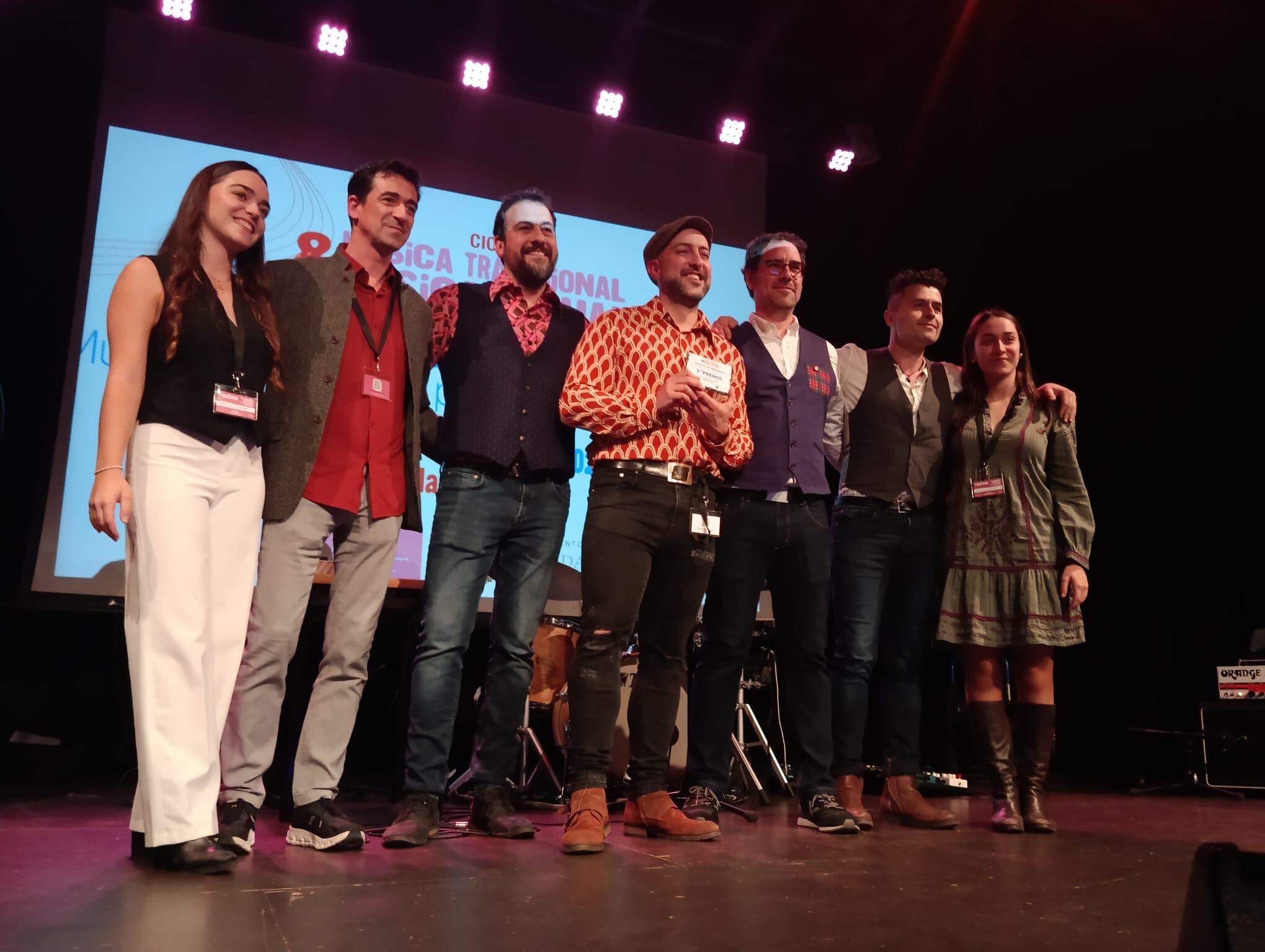 Los ganadores con la familia de Lola Pérez Rivera