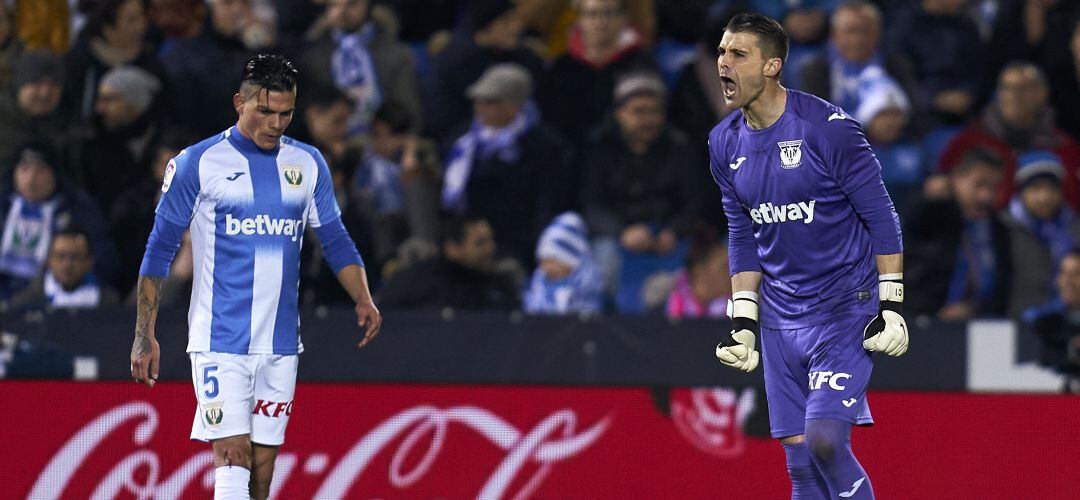 Cuellar se lamenta de una acción durante el derbi histórico en Butarque ante la presencia de Silva