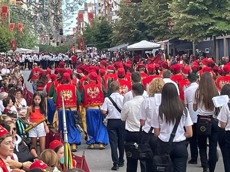 La Agrupación musical la Nova tras la escuadra