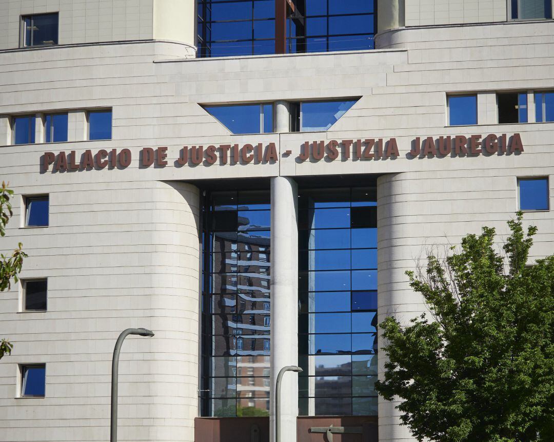 Fachada del Palacio de Justicia de Pamplona