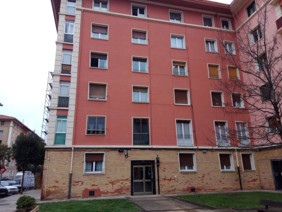 El juez deja en libertad al hijo de la mujer aparecida muerta en su casa de Bilbao