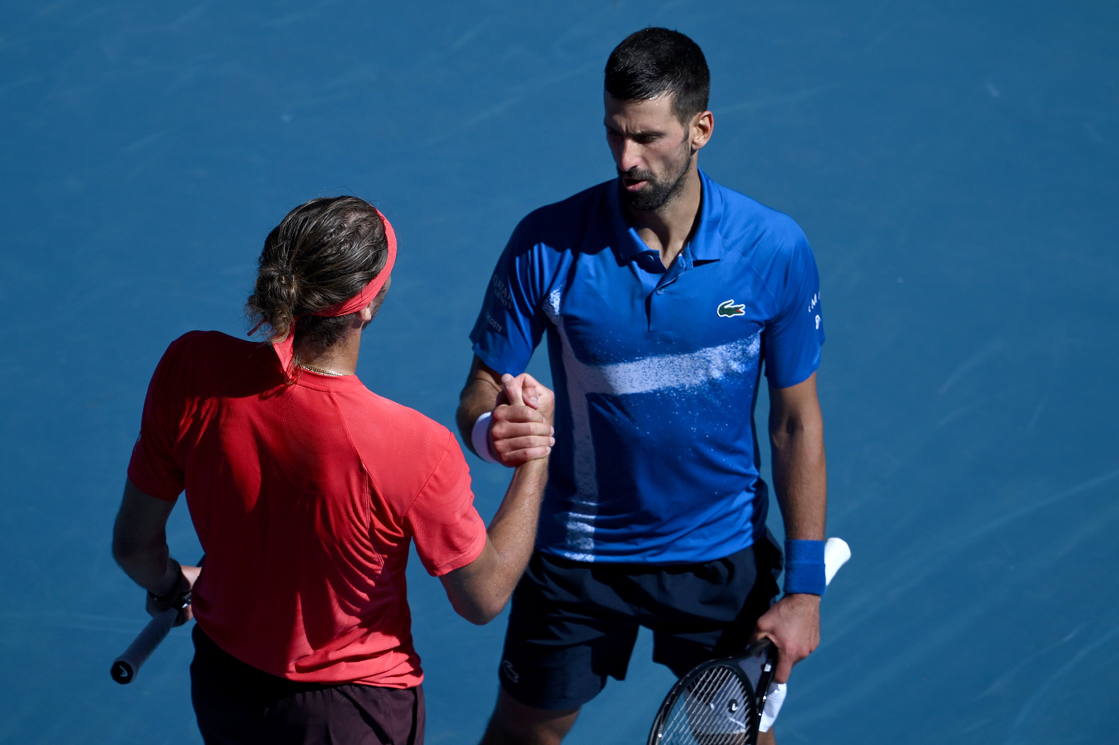 Djokovic abandona en las semifinales de Australia tras perder un largo primer set ante Zverev.