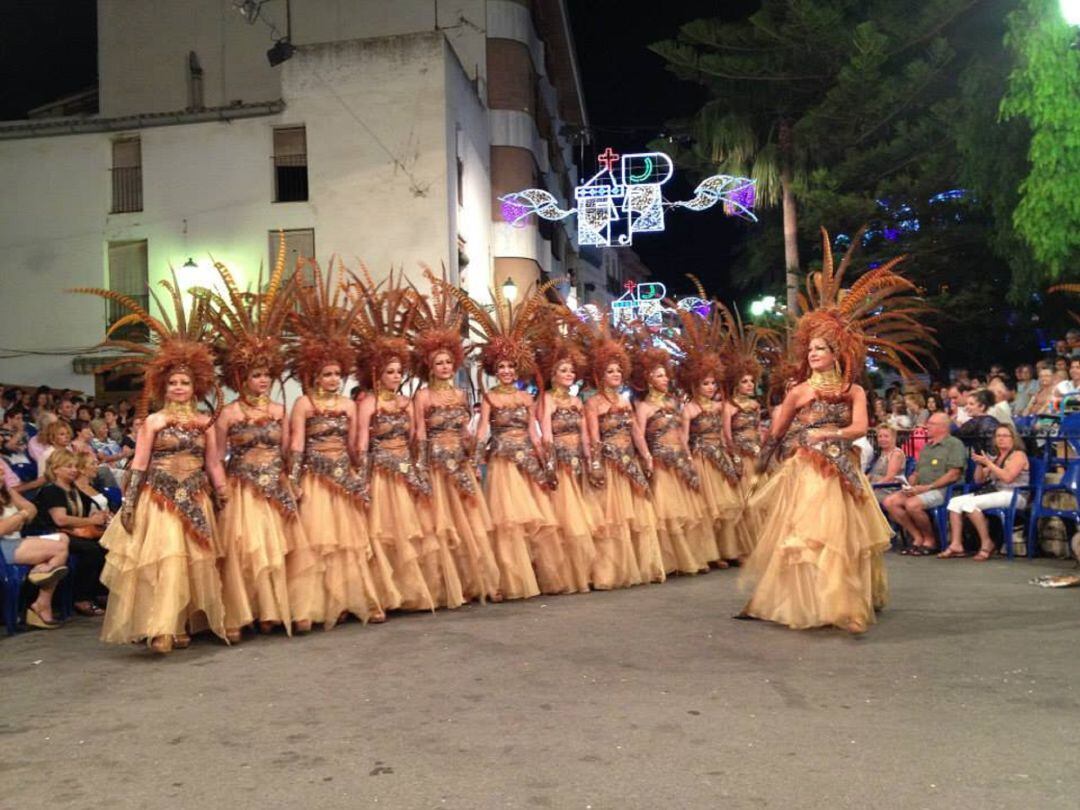 Desfile Moros y Cristianos. Benissa. Imagen de archivo.