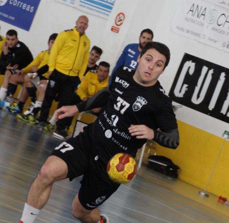 El Bm. Elda - C.E.E. sabe que no puede fallar ante el H. Sant Joan