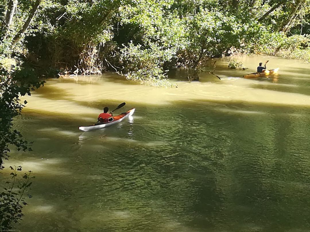 Tramo del GR-14 a su paso por Aranda, que frecuentan también los piragüistas del club Espeleoduero