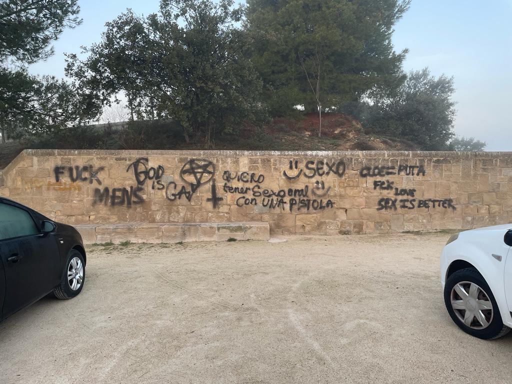 Muro en Las Mártires en Huesca antes de las actuaciones