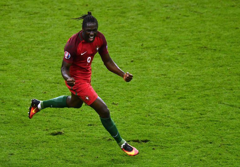 Éder celebra el tanto más importante de la historia de Portugal