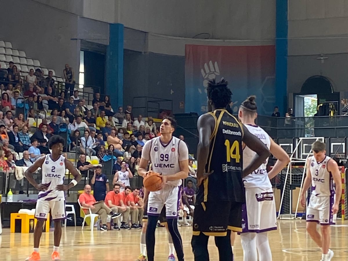 El CBC se difumina en la segunda parte y pierde por 27 en Llíria