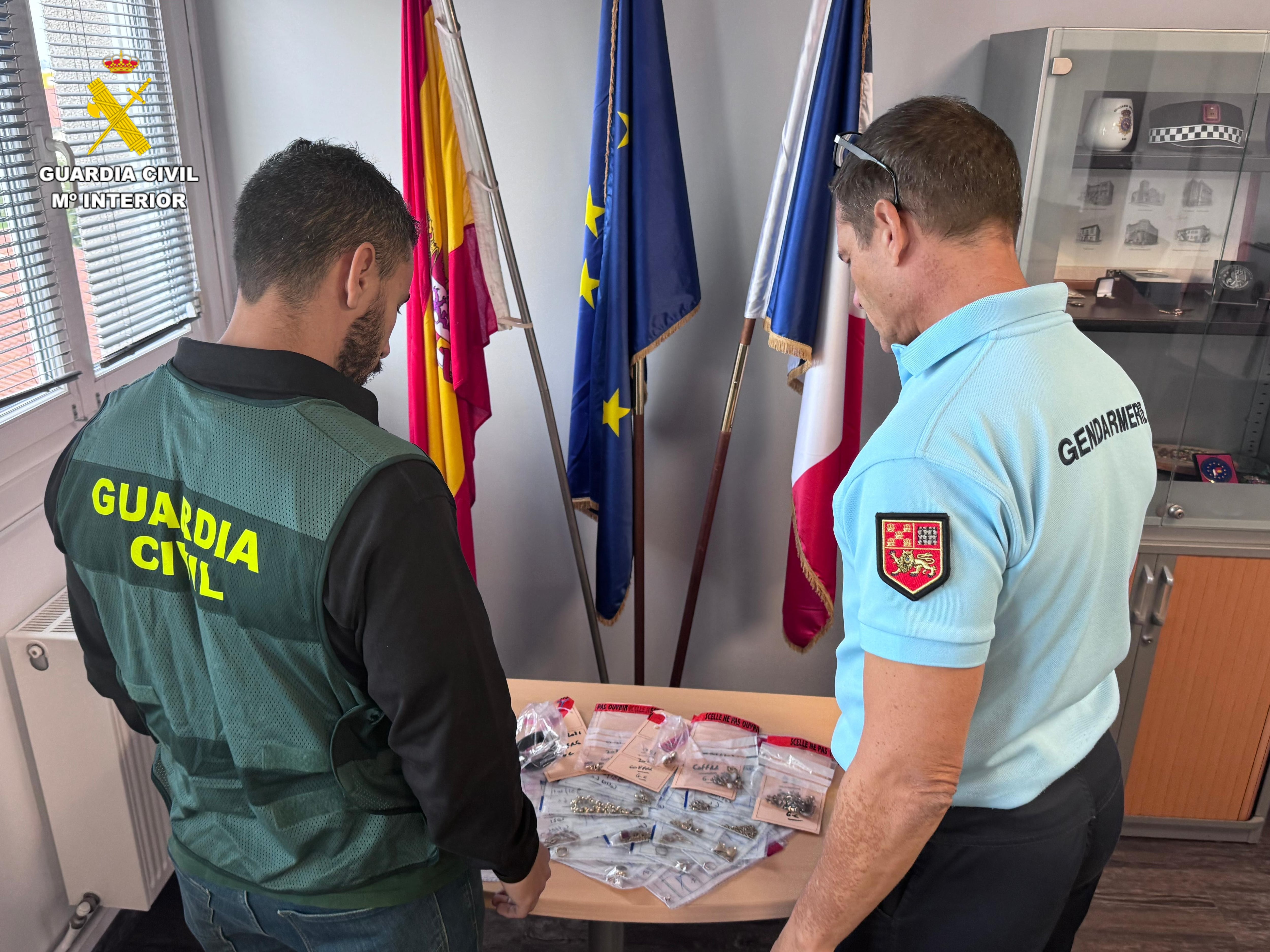 La Guardia Civil destaca la eficacia de la cooperación internacional y el trabajo conjunto entre los cuerpos policiales y las autoridades judiciales de España y Francia.