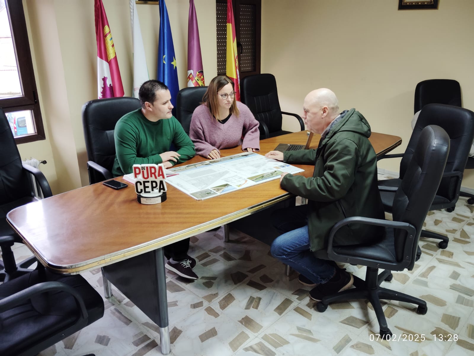 Reunión de trabajo en el Ayuntamiento de Baños de Valdearados