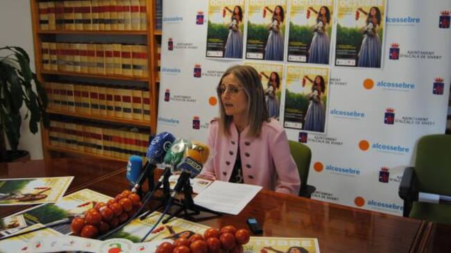 La concejala de Cultura, María Agut, en la rueda de prensa presentación "Octubre, Mes de la Tomata de Penjar"