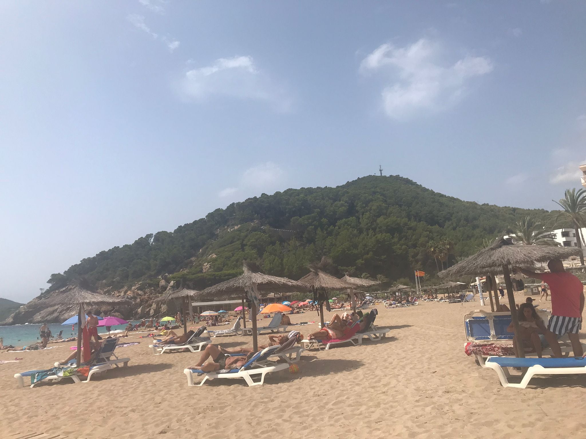 Turistas en una playa de Ibiza en agosto pasado