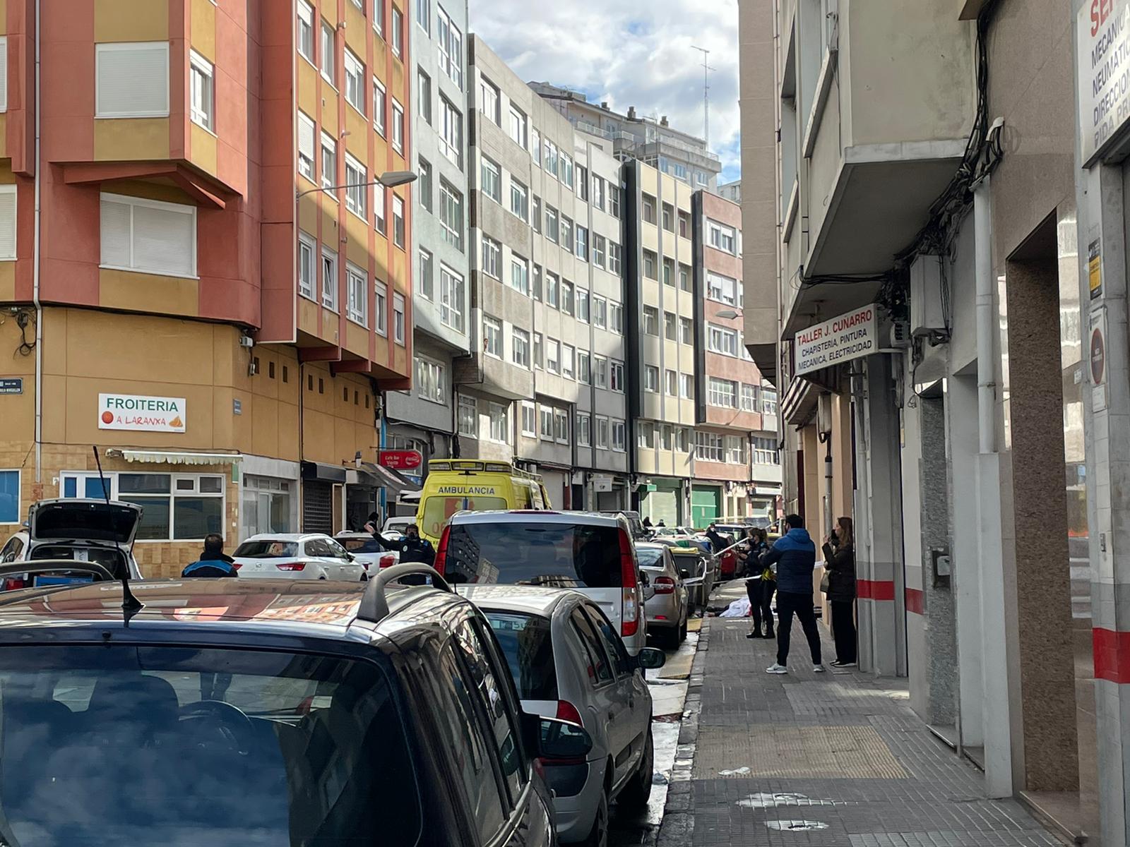 Ambulancia y policías en la zona del accidente