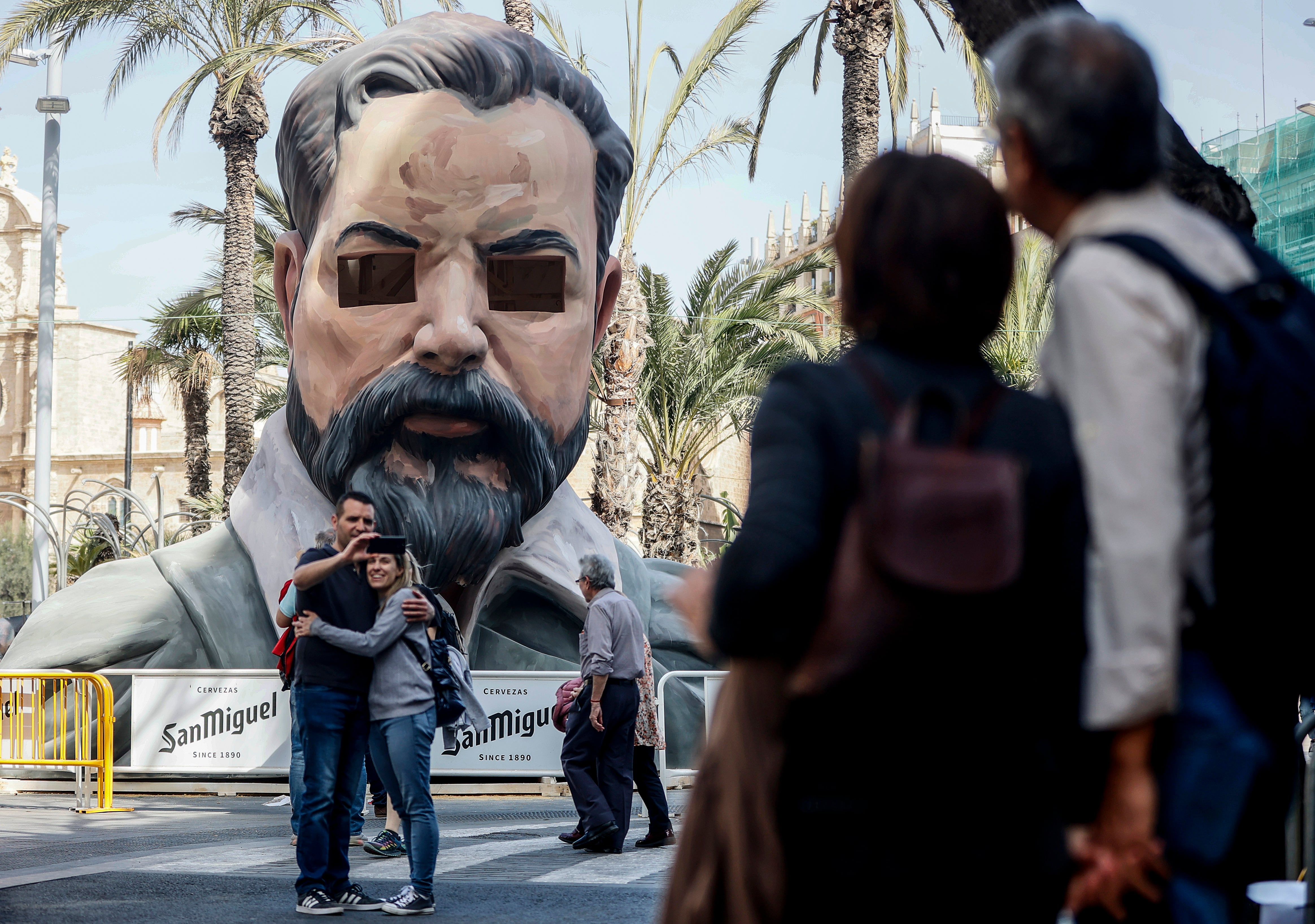 Turistas durante las Fallas de València