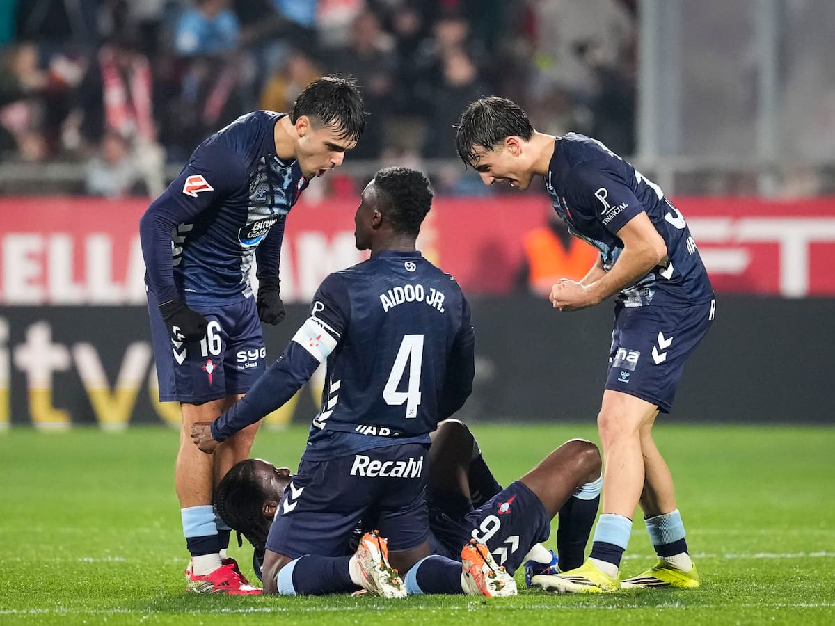 El feliz Cónclave Celeste después de la victoria en Montilivi y la clasificación europea