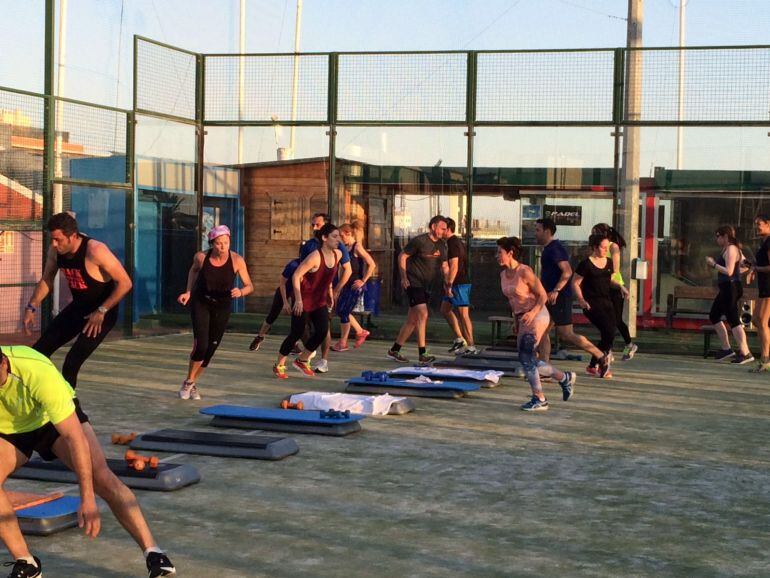 Clase quema grasas al aire libre