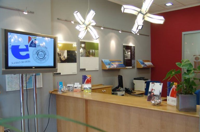 La oficina de turismo está ubicada en la calle Nueva de Elda