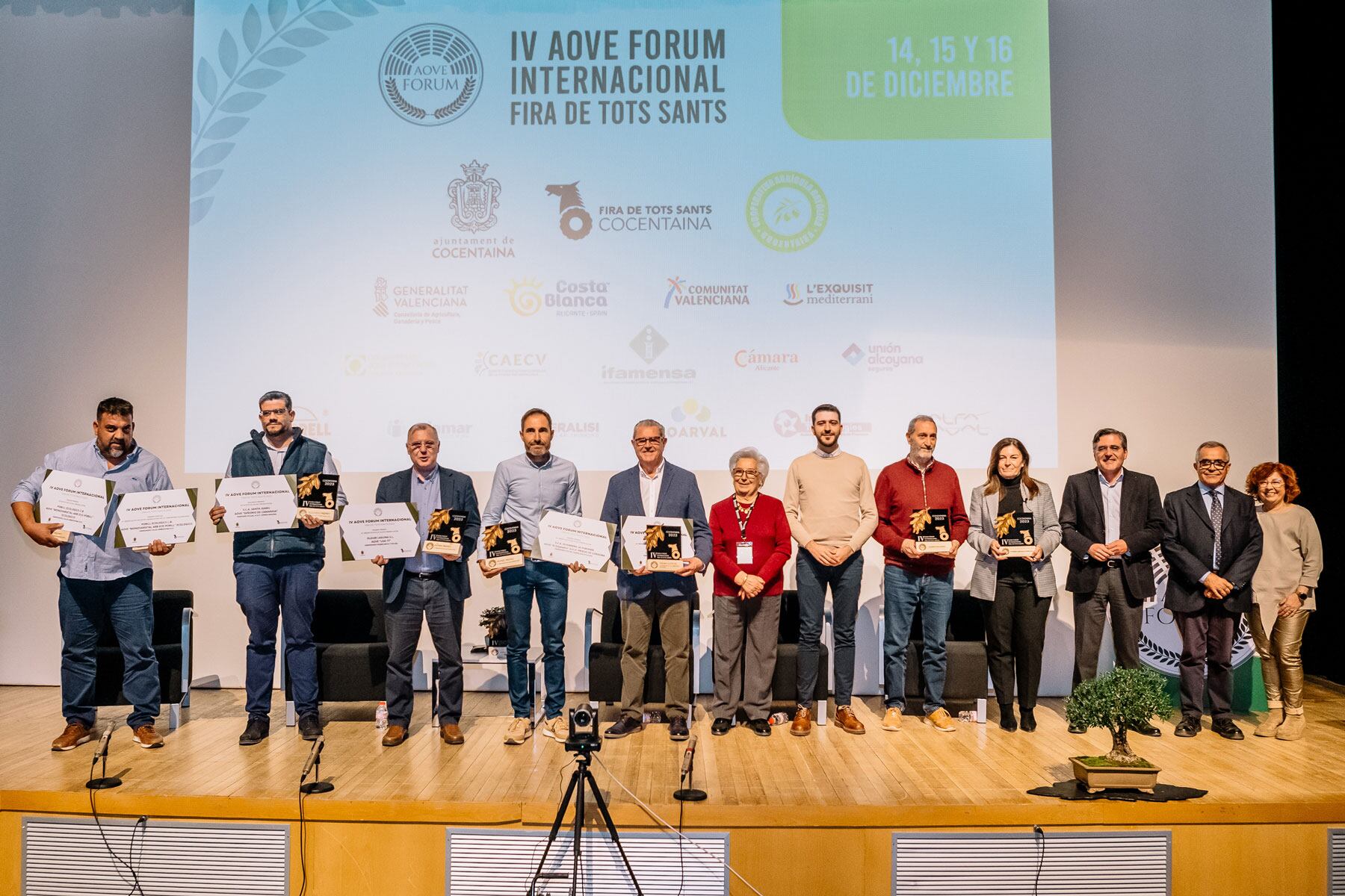 Los premiados sobre el escenario del Centre Cultural El Teular