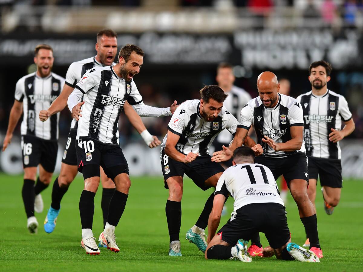 De Sporting a Sporting: crónica de 224 días sin ganar en el Cartagonova