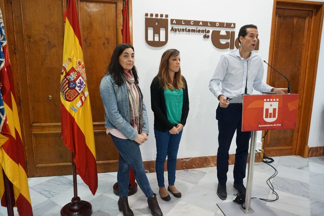 Elda solicitará la declaración de Bien de Relevancia Local para la bajada de antorchas