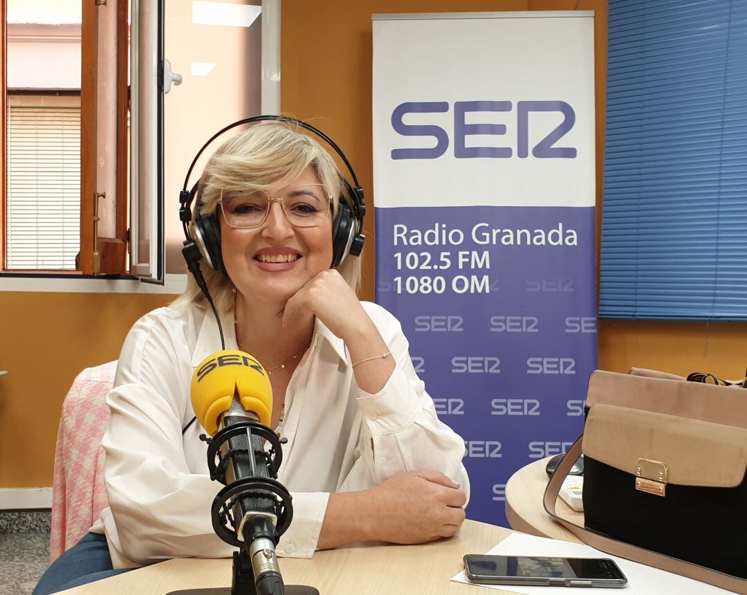 Mariola Cantarero, en los estudios de Radio Granada