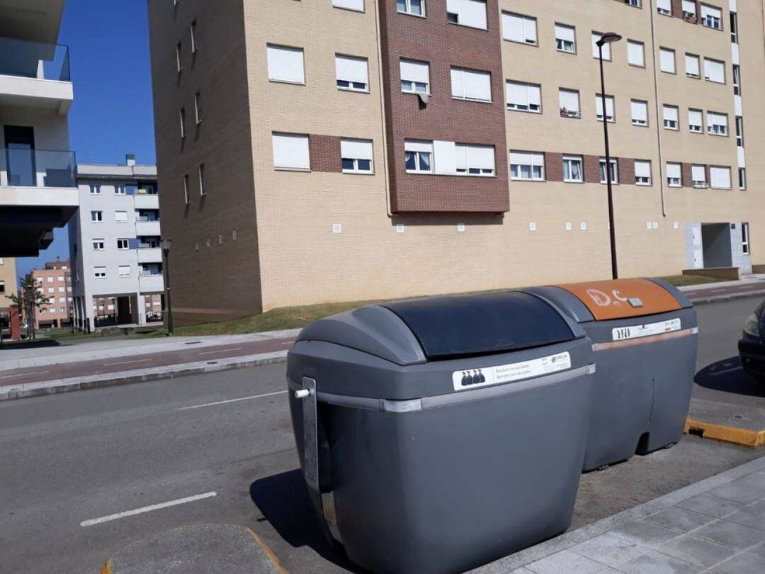 La mujer arrojó el cadáver del bebé a un contenedor.