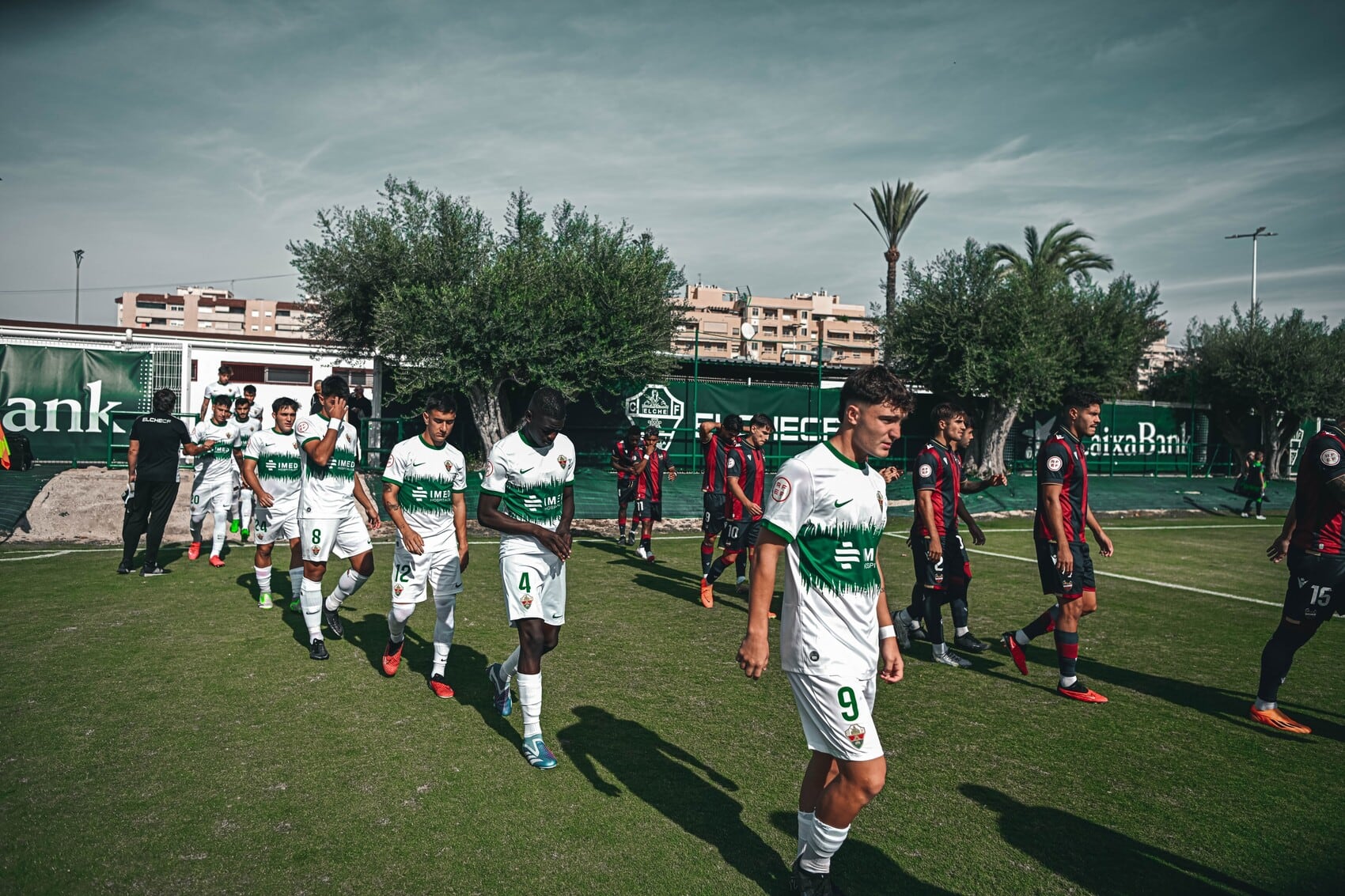 Los jugadores del Ilicitano antes de jugar un partido la pasada temporada