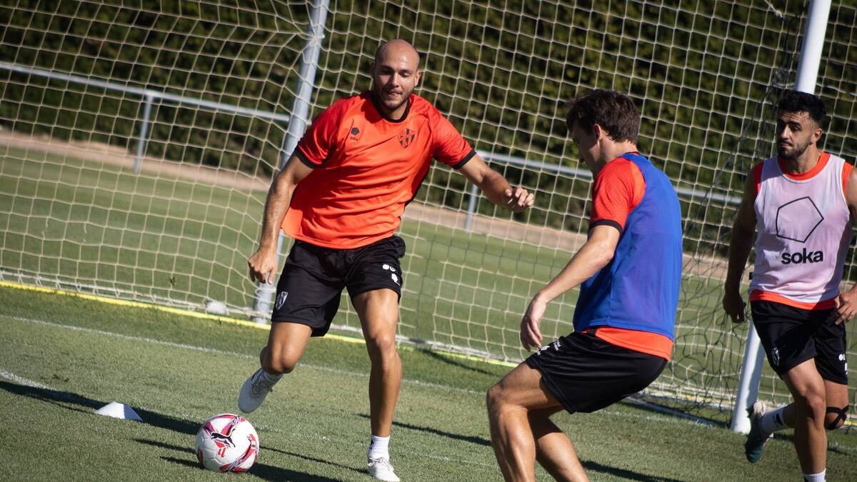 La SD Huesca pendiente de las bajas y altas para visitar al Racing de Ferrol