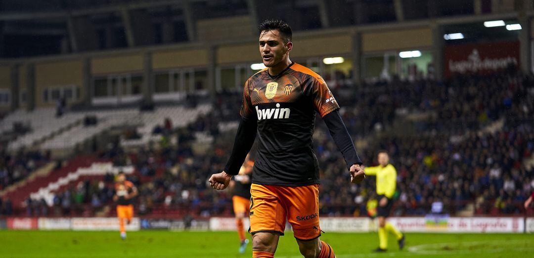 Maxi Gómez celebra un gol en Las Gaunas