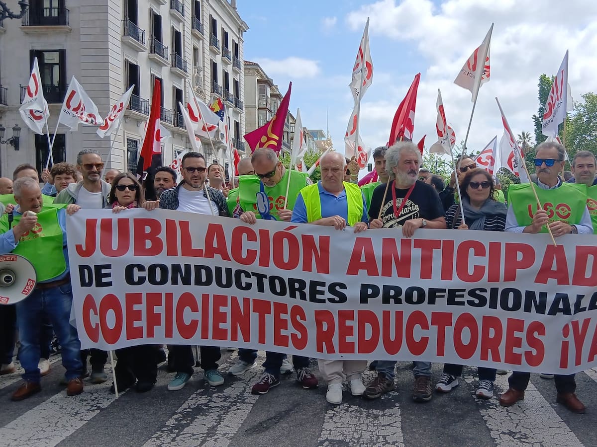 El sector del transporte se concentra en Santander para exigir la jubilación anticipada