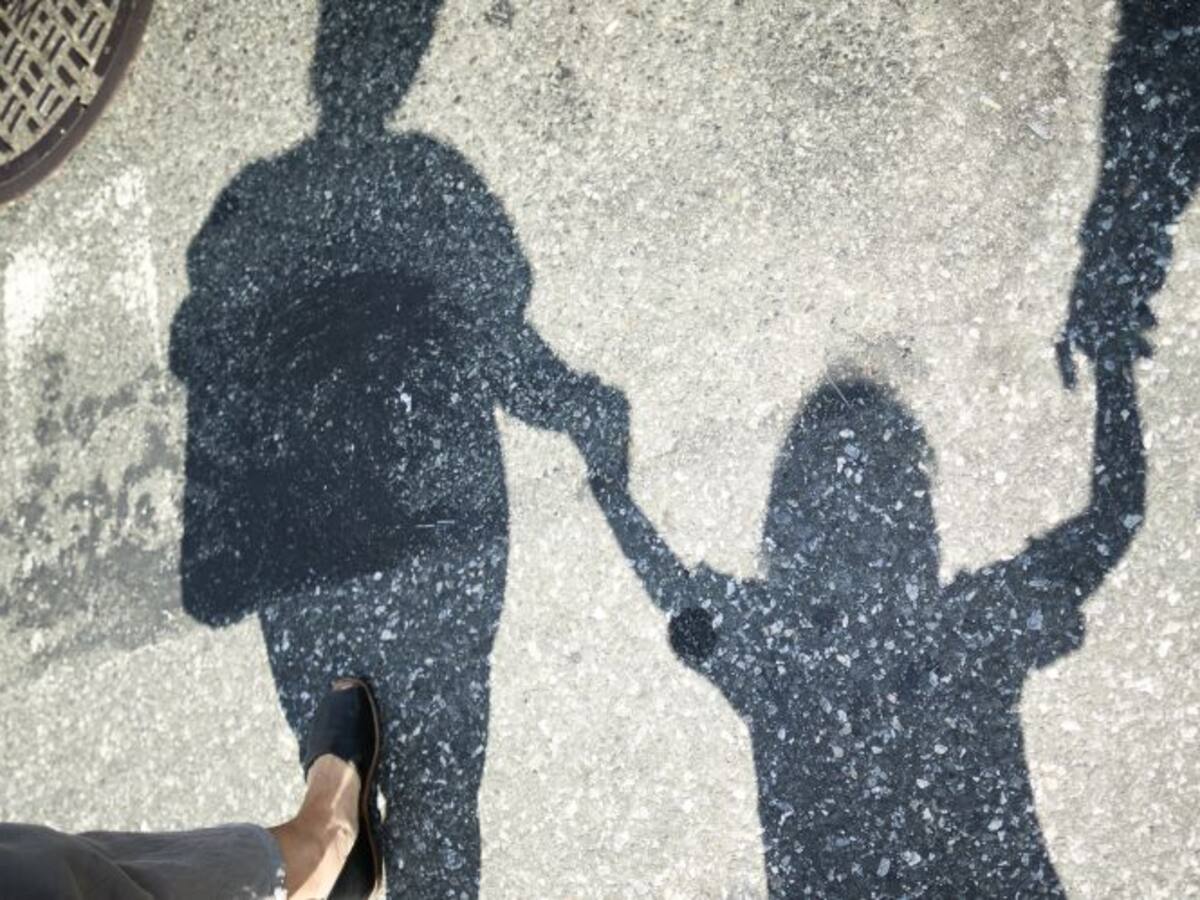 Sancionan a una familia de Parla cuando paseaban juntos con dos niños y dos perros