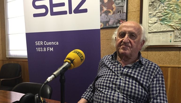 Antonio Pérez en los estudios de SER Cuenca en 2017.