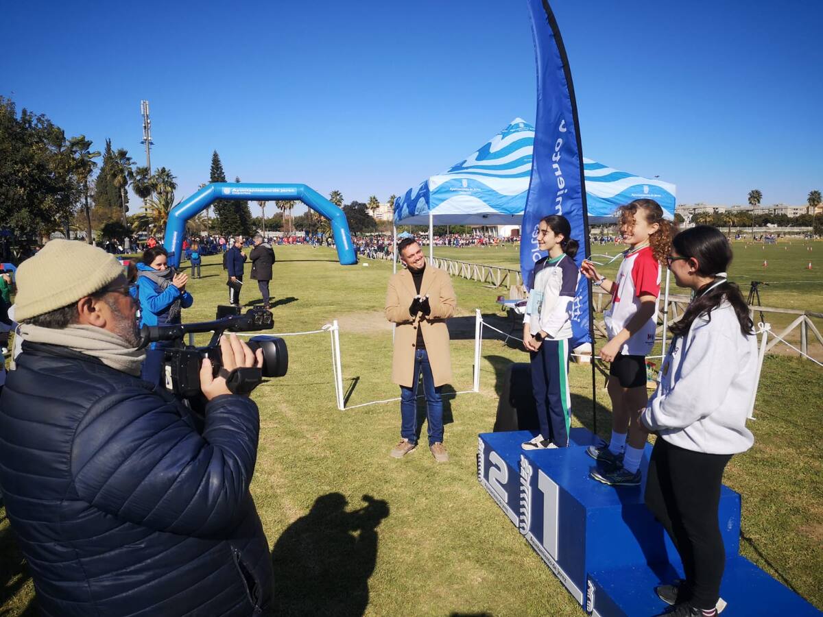 El IV Cross Escolar reúne en Chapín a más de 3.000 alumnos