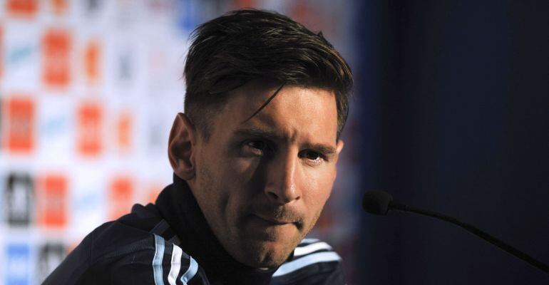 Argentinian football team player Lionel Messi gestures during a press conference in La Serena, Chile on June 9, 2015, ahead of the Copa America 2015, which will take place from June 11 to July 4. AFP PHOTO/VLADIMIR RODAS