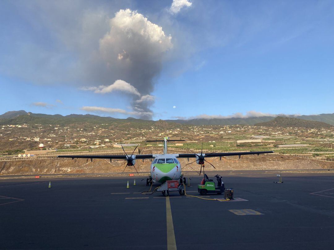 Archivo - Erupción.- El Aeropuerto de La Palma