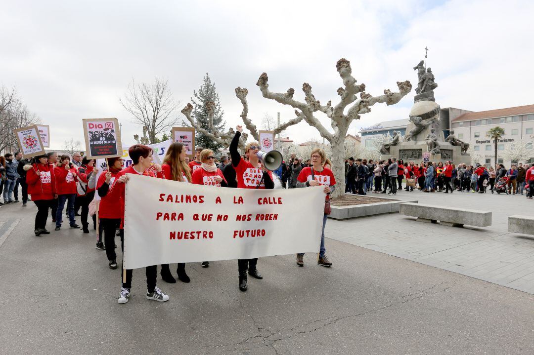 Manifestación contra el despido colectivo en Supermercados Dia