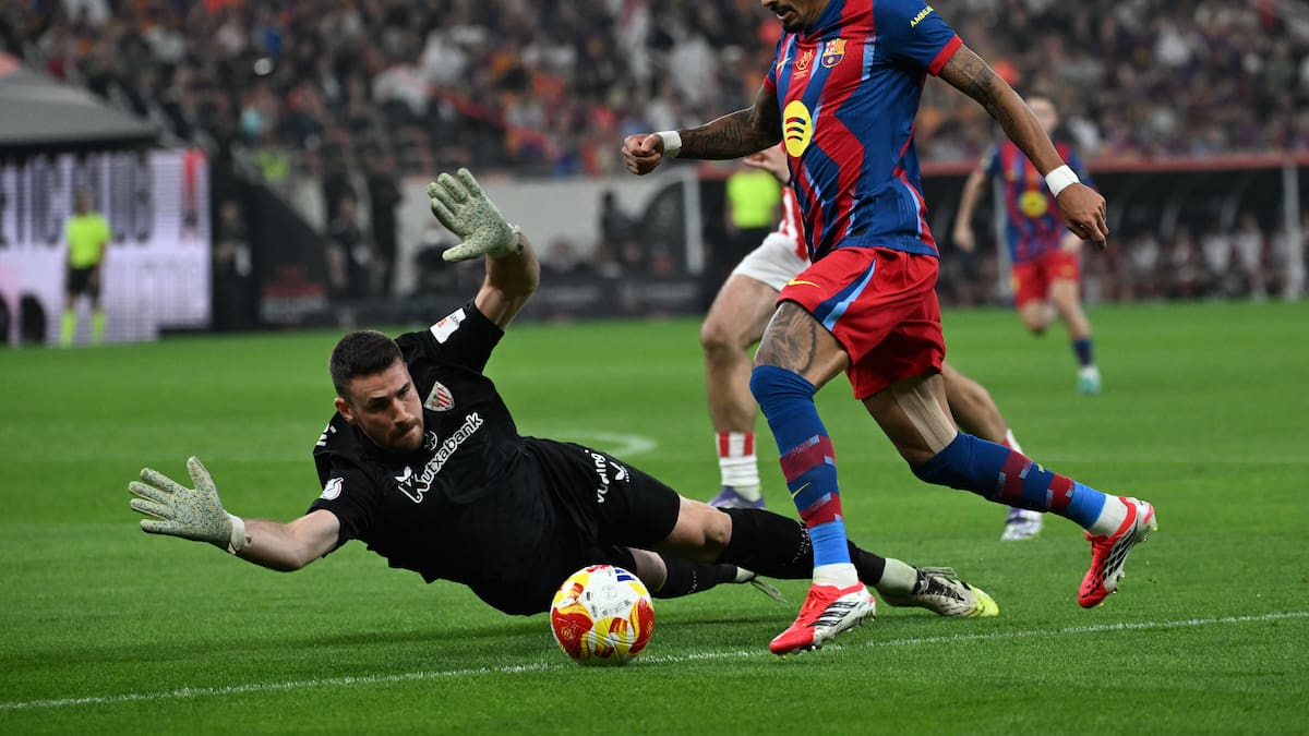 Error garrafal de Unai Simón en el peor momento posible: el Barça sentenció el partido en la primera parte