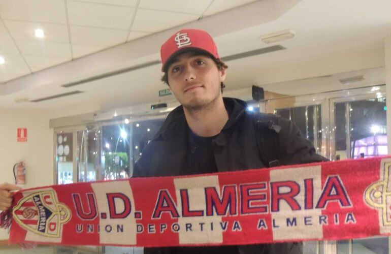 El jugador italiano a su llegada a Almería.