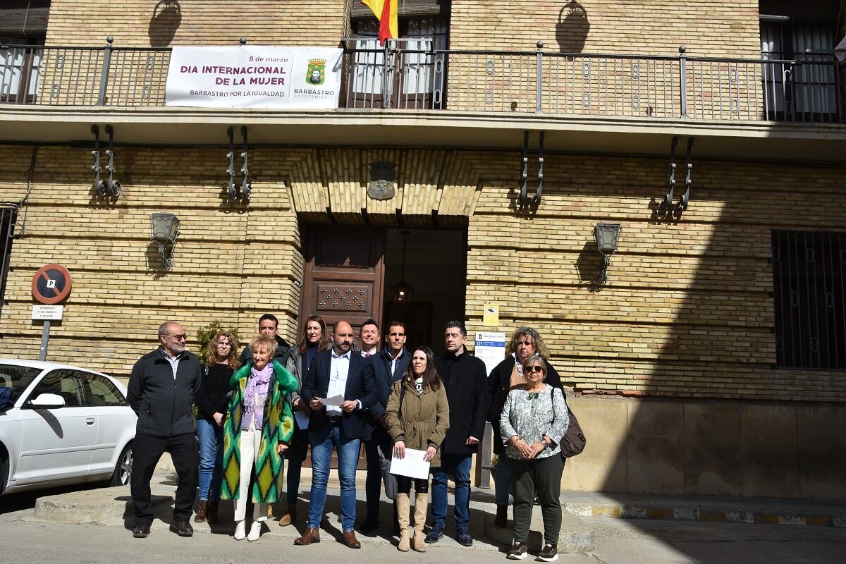 Lectura del manifiesto feminista Barbastro 8M 2023