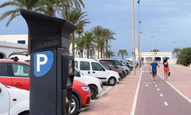 Zona de aparcamiento limitado en La Savina, Formentera