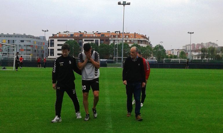 Facundo Pumpido abandonó llorando la sesión de entreanmiento del lunes tras sentir la inequícoa sensación de haber sufrido una rotura de fibras.