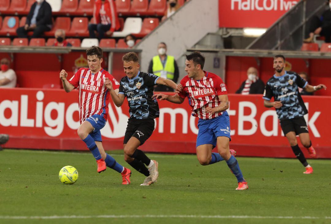 Fran Villalba en el Almería-Sporting. 