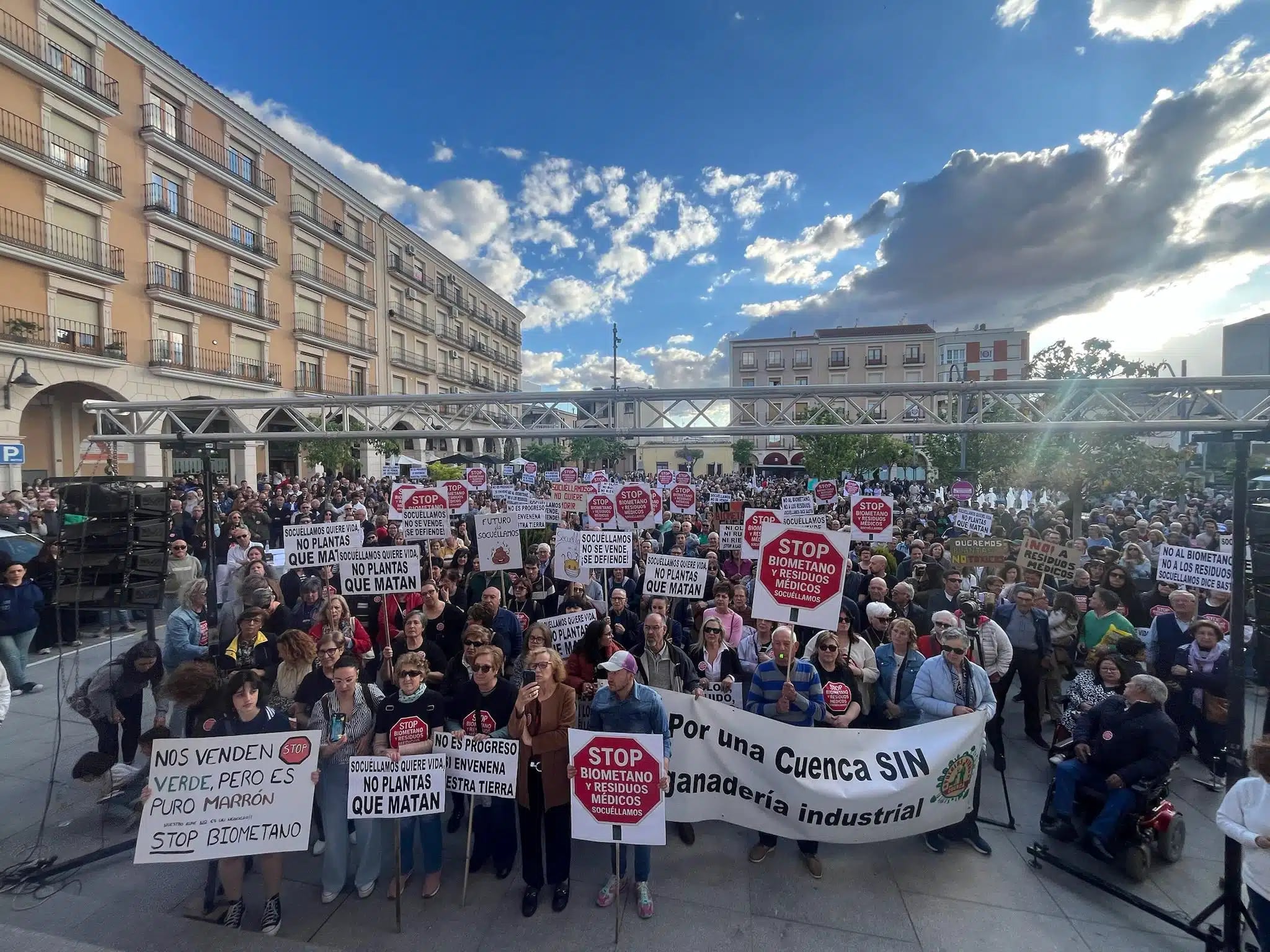 Concentración a principios de mayo de Stop Biometano Socuéllamos