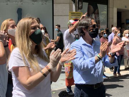 La concejala de Vox en Jaén, Salud Anguita, y el parlamentario regional por Jaén del partido, Benito Morillo.