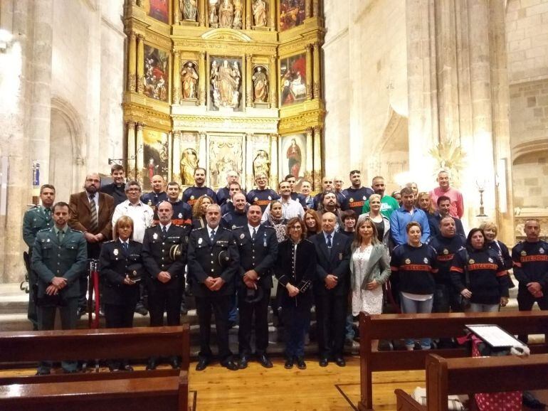 La Agrupación  de Voluntarios de Protección Civil de Aranda celebra el día de su patrón en compañía de representantes municipales y de Fuerzas de Seguridad
