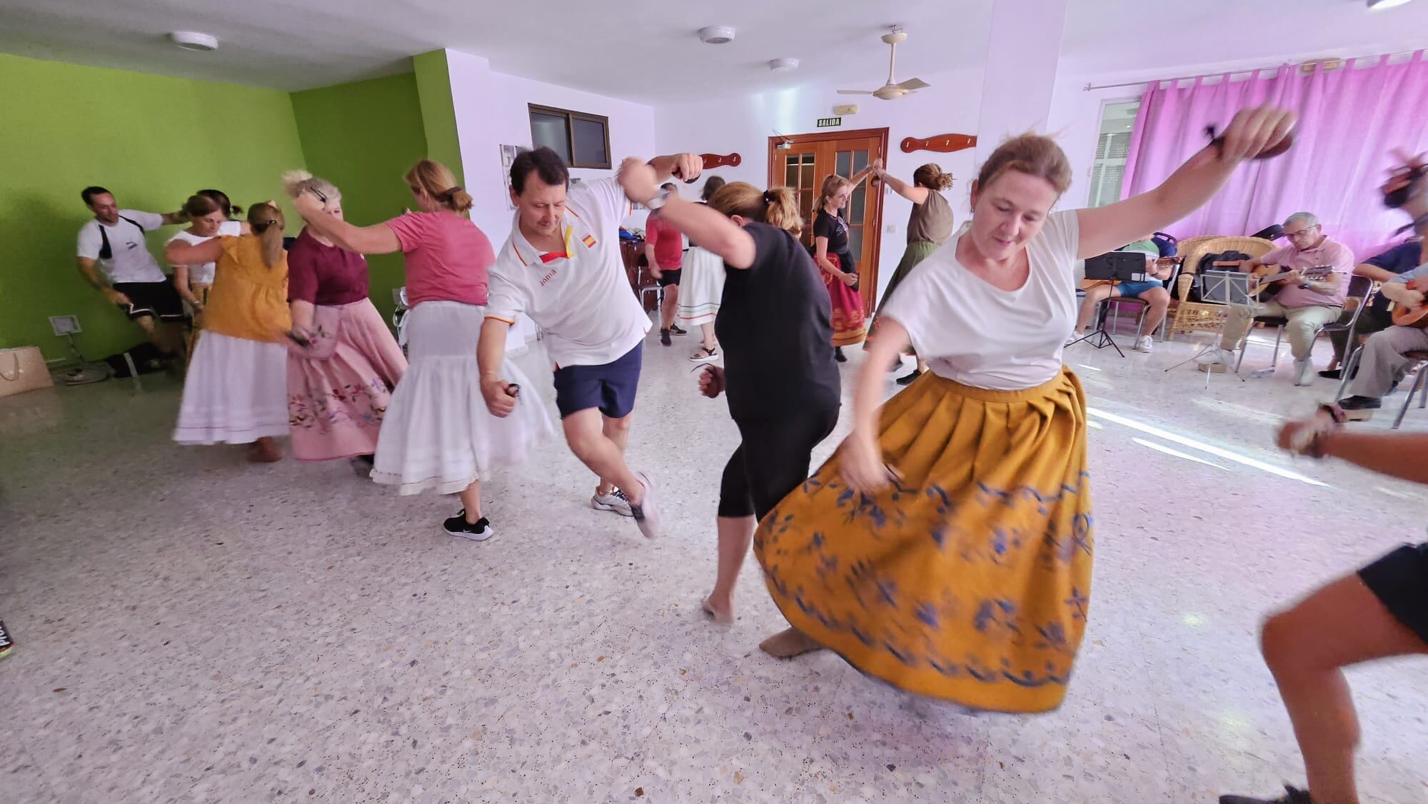 Momento del ensayo del Bolero de Bedmar