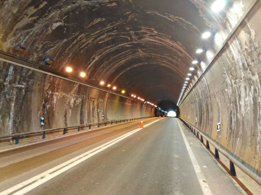 La Junta realiza una actuación de mejora y eficiencia energética en un túnel de la A-384