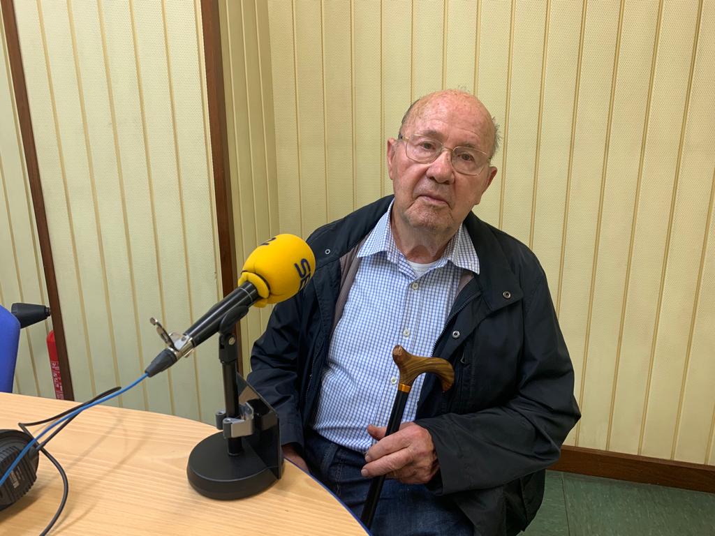 Fernando Juste en los estudios de Cadena Ser- Aragón Oriental