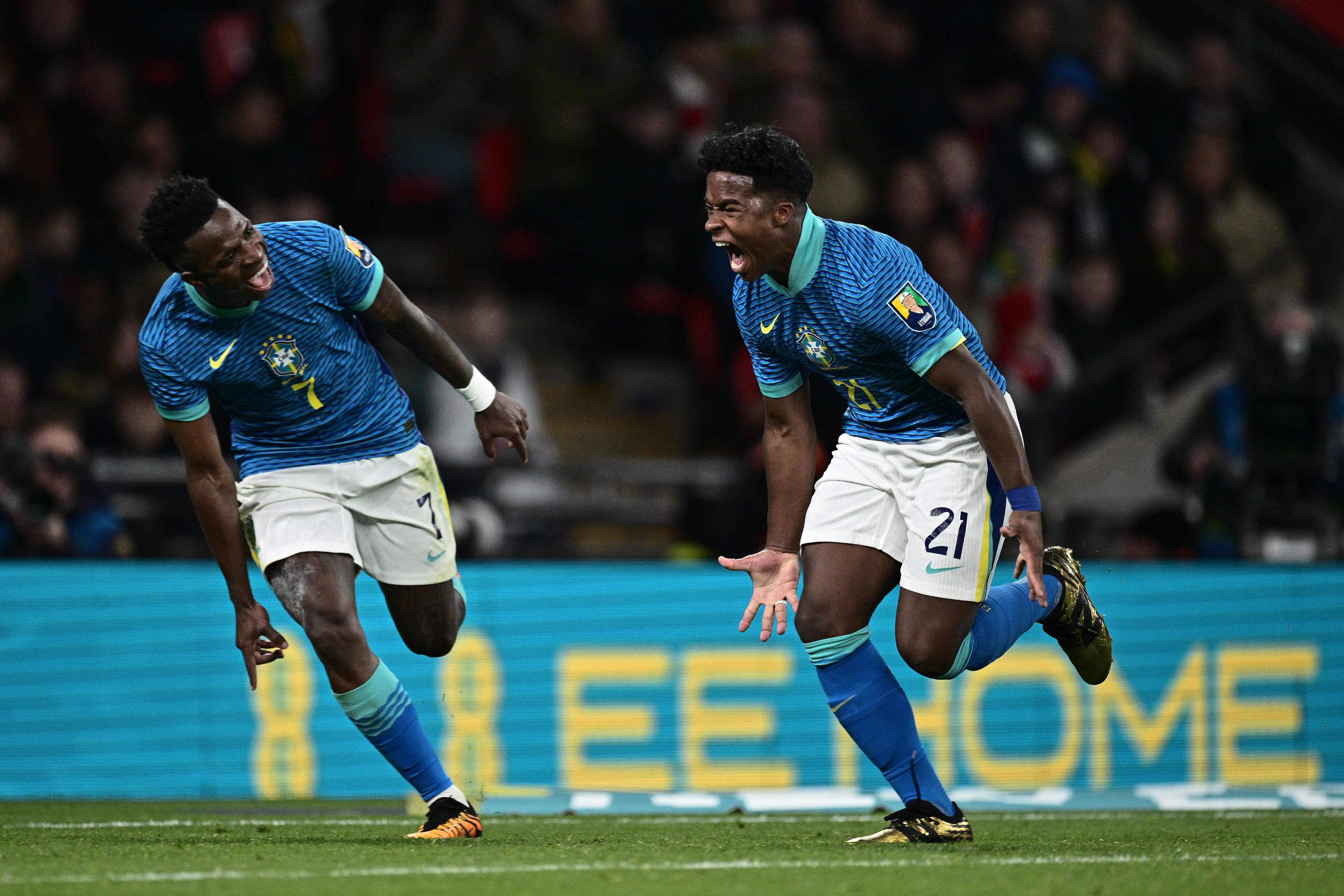 Endrick celebra el gol con el que Brasil ha ganado a Inglaterra en el amistoso celebrado en Wembley.(Photo by Sebastian Frej/MB Media/Getty Images)